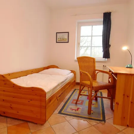 Stoertebekerstrasse 9 9 *